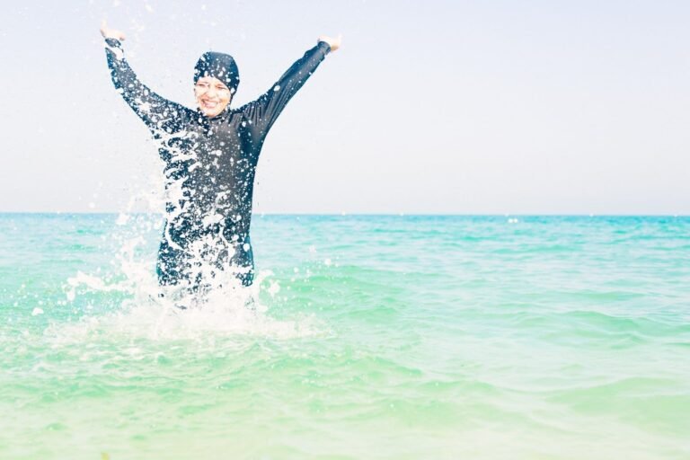 Image optimisée : Burkini en lin : le choix parfait pour conjuguer pudeur et fraîcheur