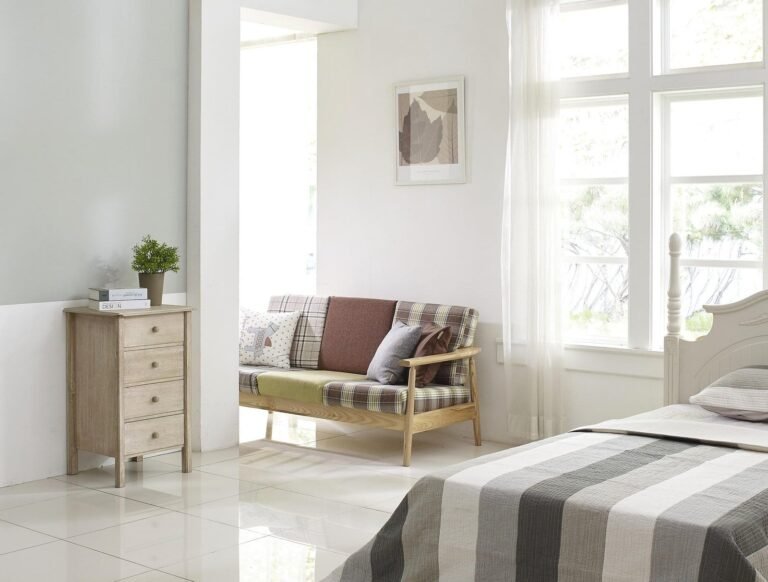 Image optimisée : Décoration minimaliste : est-ce compatible avec une famille nombreuse ?