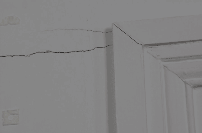 Image optimisée : Fissures dans votre maison : votre assurance vous indemnisera-t-elle ?